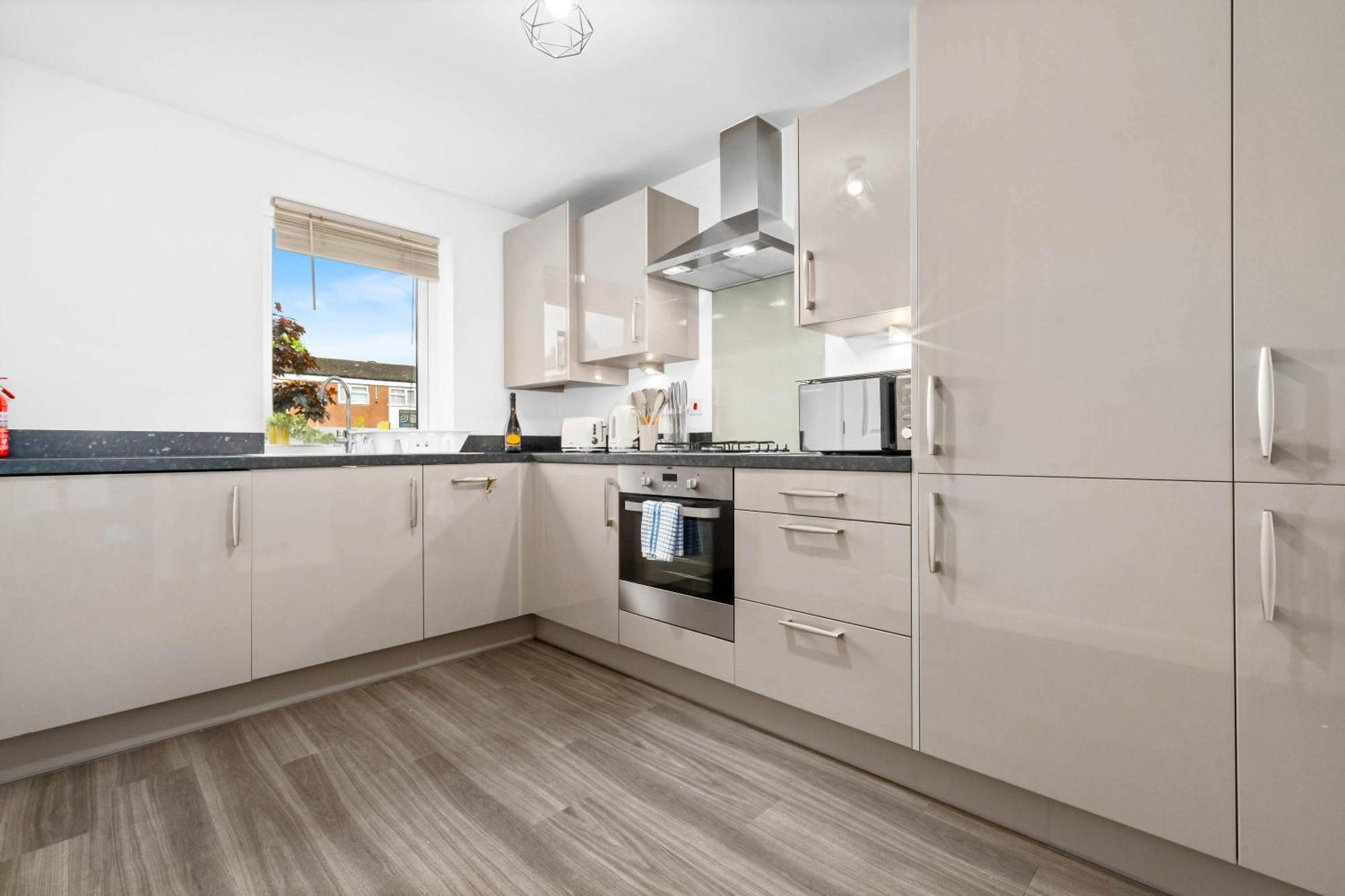 Lavish 3 Bedroom House With Ensuite And Parking By Azura Nights Birmingham Buitenkant foto