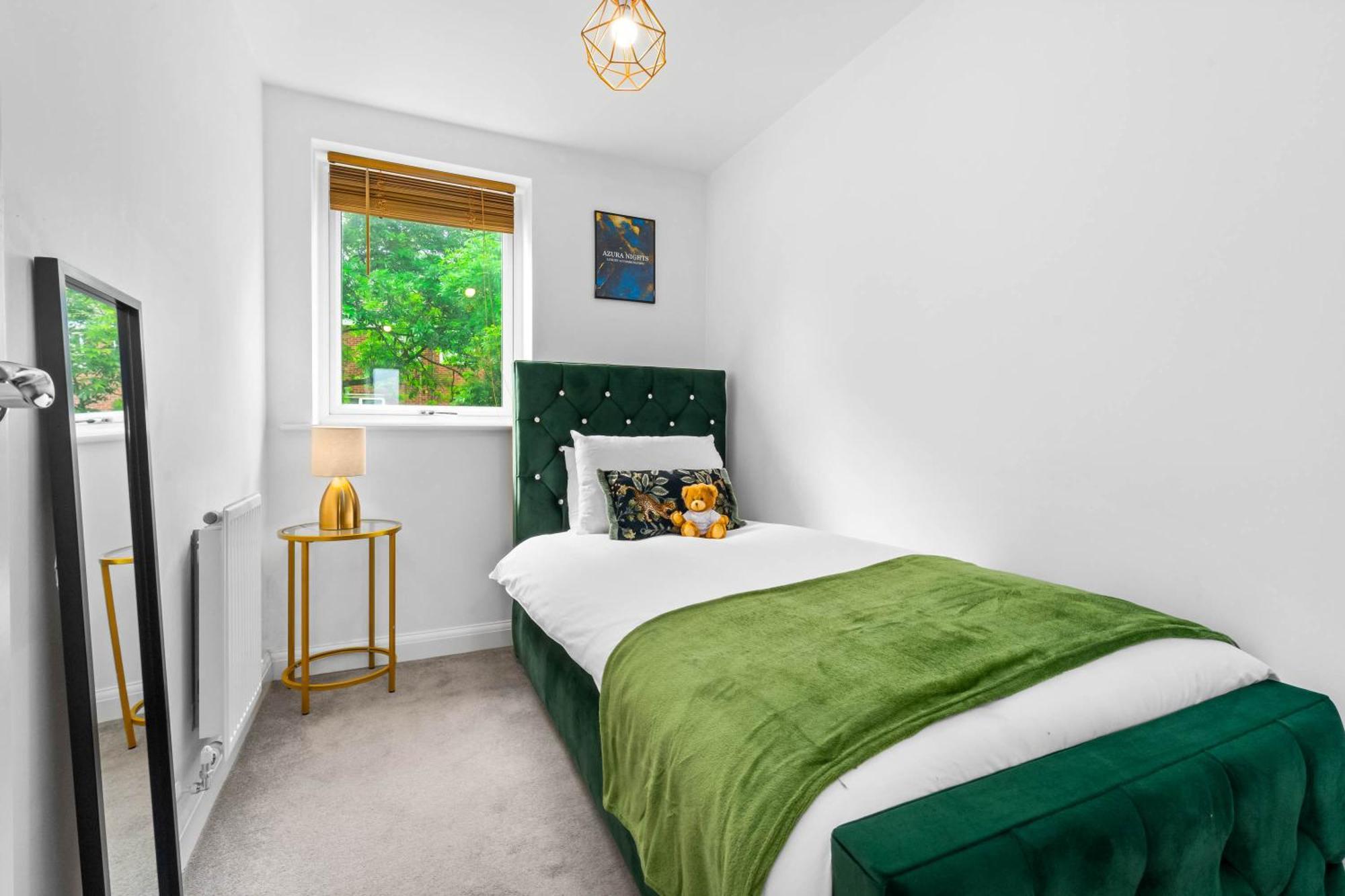 Lavish 3 Bedroom House With Ensuite And Parking By Azura Nights Birmingham Buitenkant foto